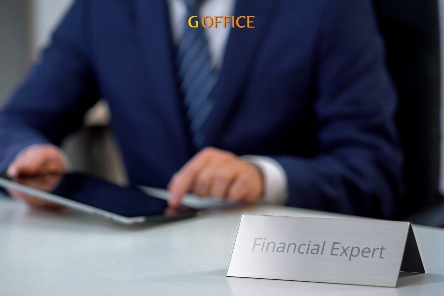 Chuyên gia tài chính