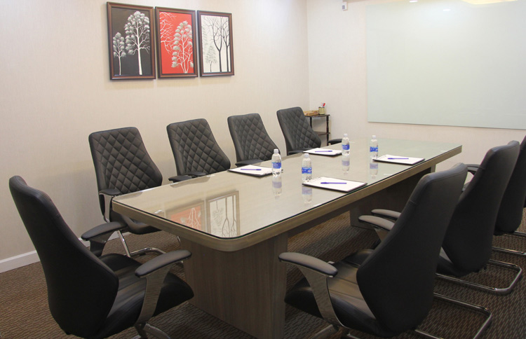 Phòng họp hiện đại được trang bị thiết bị đầy đủ tại G-OFFICE