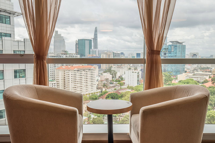 View thoáng mát ngắm toàn cảnh thành phố - G-OFFICE cho thuê văn phòng