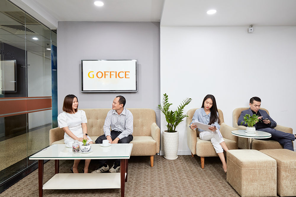 nhân viên lễ tân