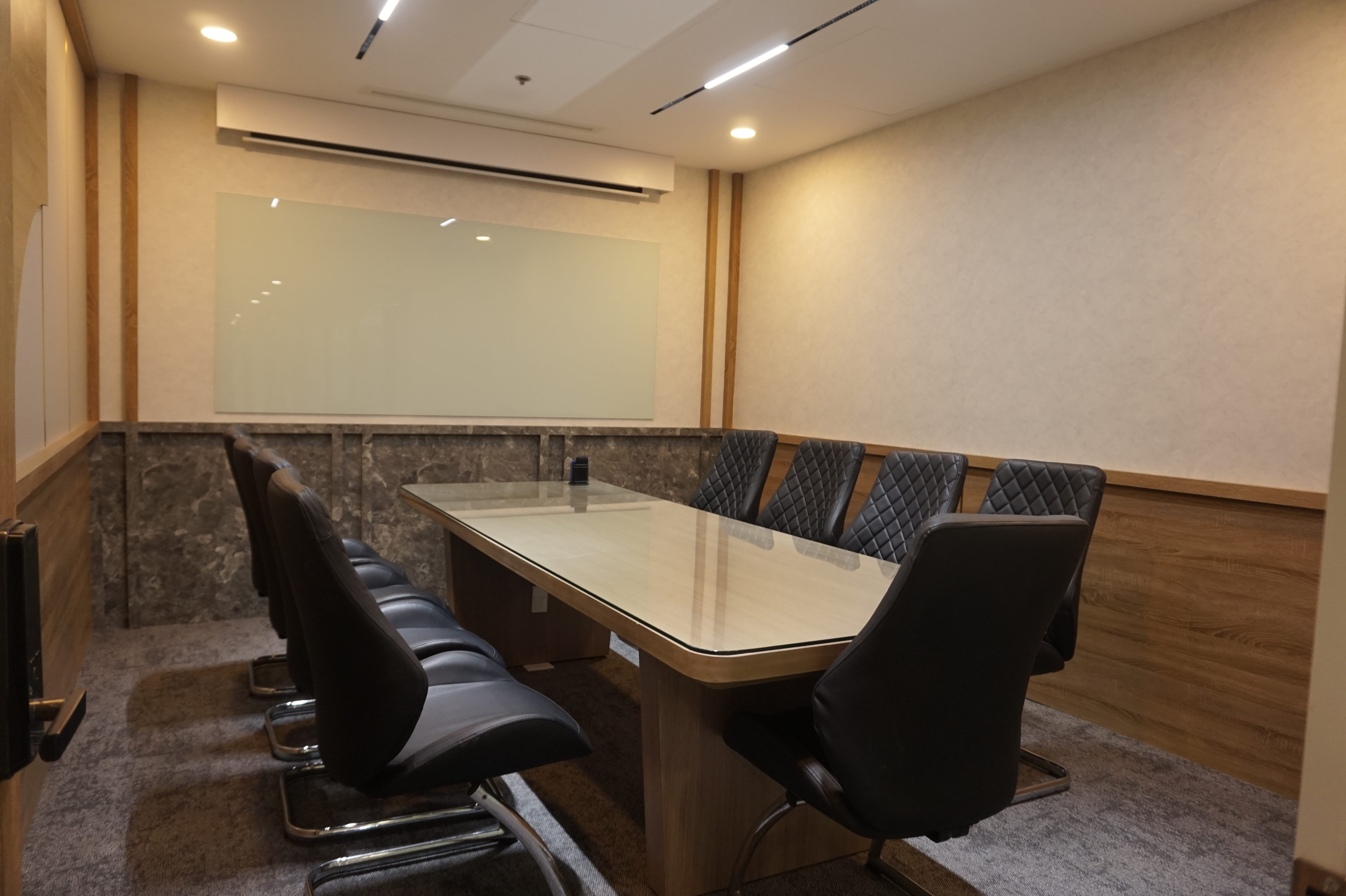 phòng họp chi nhánh vincom quận 1